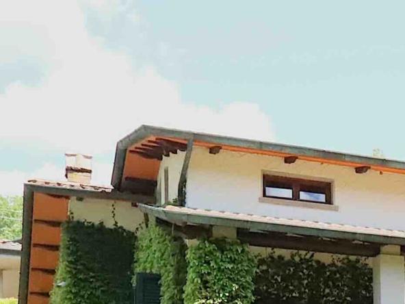 Foto Villa in Vendita a Pescaglia