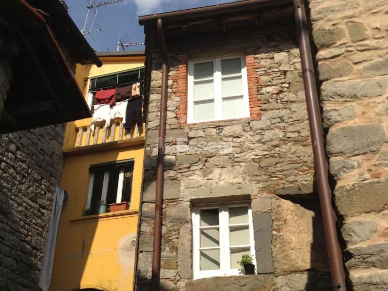 Foto Semindipendente in Vendita a Pescaglia