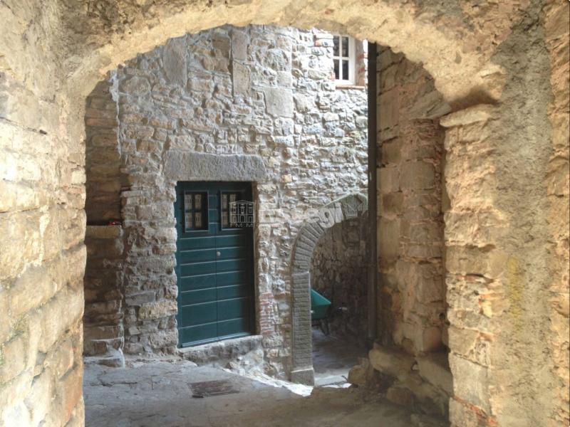 Foto Semindipendente in Vendita a Pescaglia