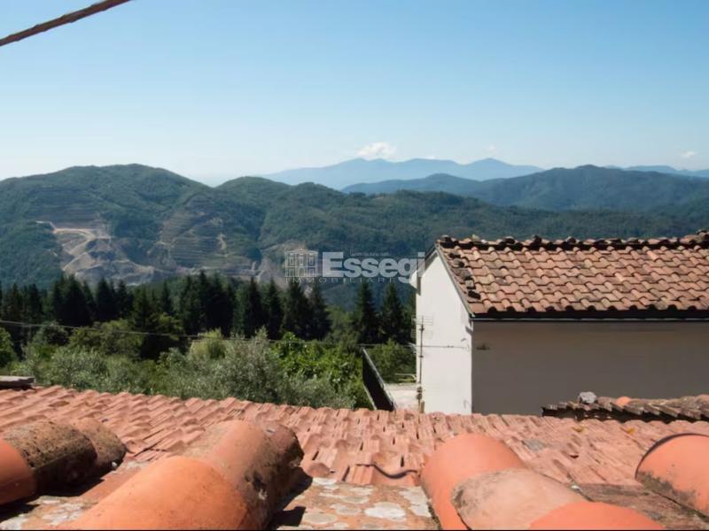 Foto Semindipendente in Vendita a Pescaglia