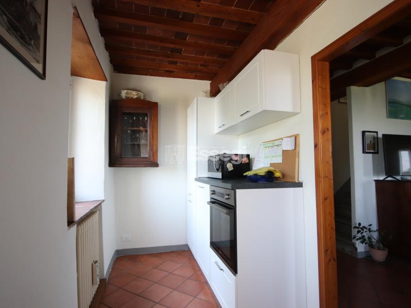 Foto Rustico-casale-corte in Vendita a Pescaglia