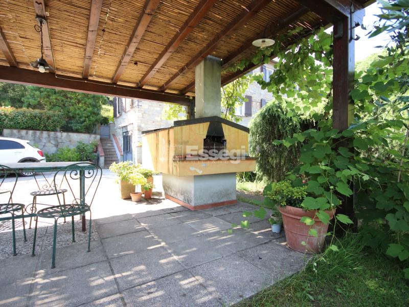 Foto Rustico-casale-corte in Vendita a Pescaglia