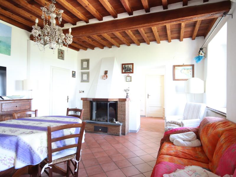 Foto Rustico-casale-corte in Vendita a Pescaglia