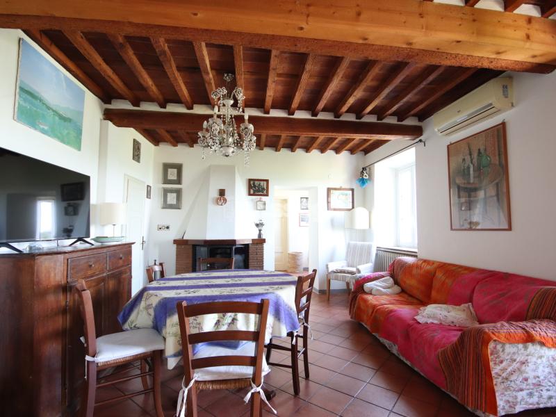 Foto Rustico-casale-corte in Vendita a Pescaglia