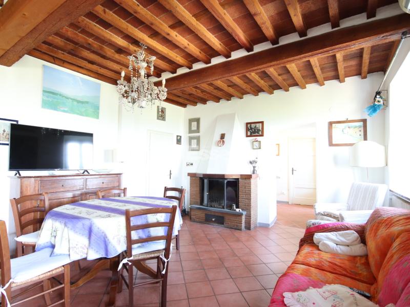 Foto Rustico-casale-corte in Vendita a Pescaglia