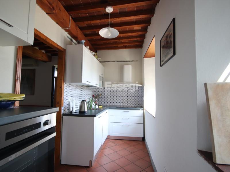 Foto Rustico-casale-corte in Vendita a Pescaglia