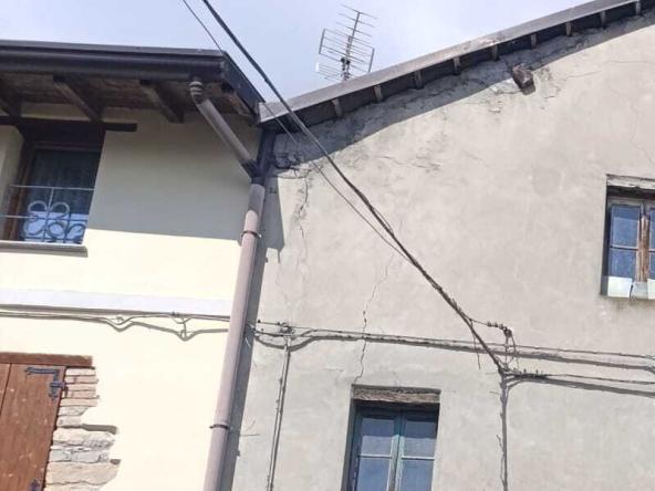 Foto Porzione di casa in Vendita a Pellegrino Parmense