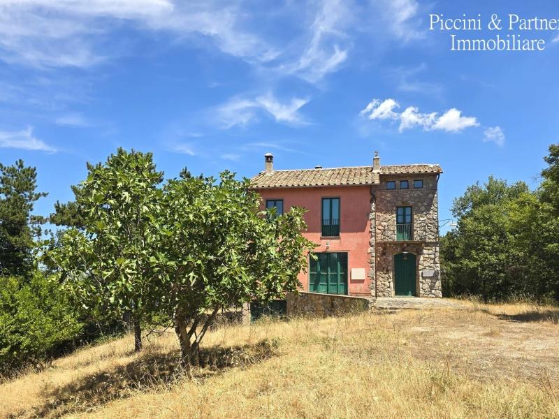 Foto Villa in Vendita a San Venanzo