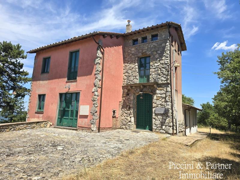 Foto Villa in Vendita a San Venanzo