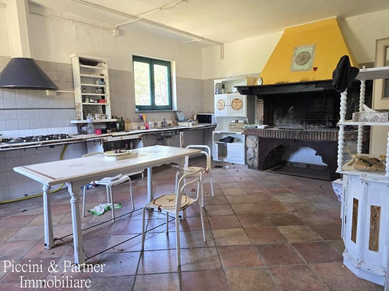 Foto Villa in Vendita a San Venanzo