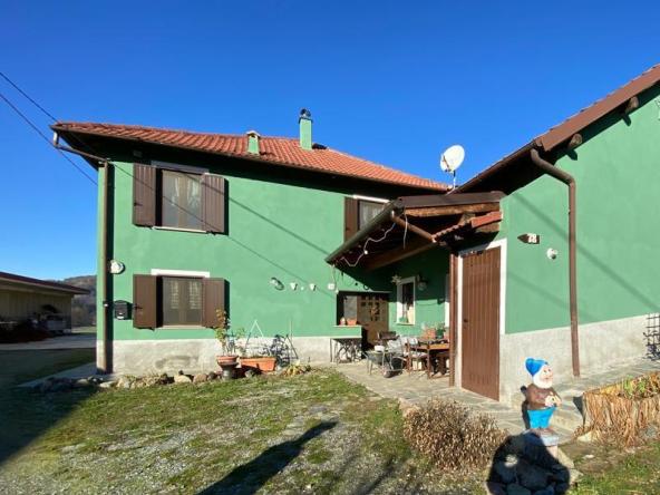 Foto Semindipendente in Vendita a Ponzone
