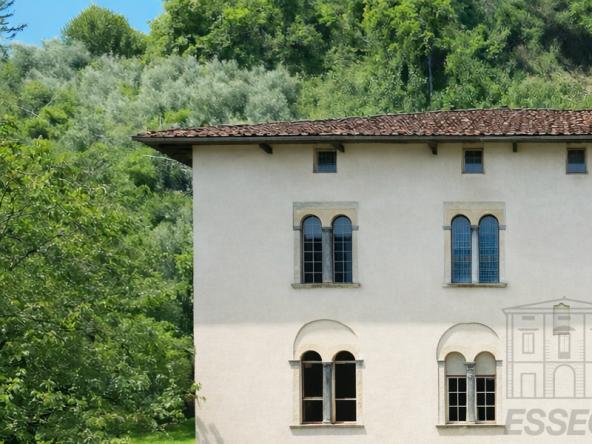 Foto Villa in Vendita a Pescaglia