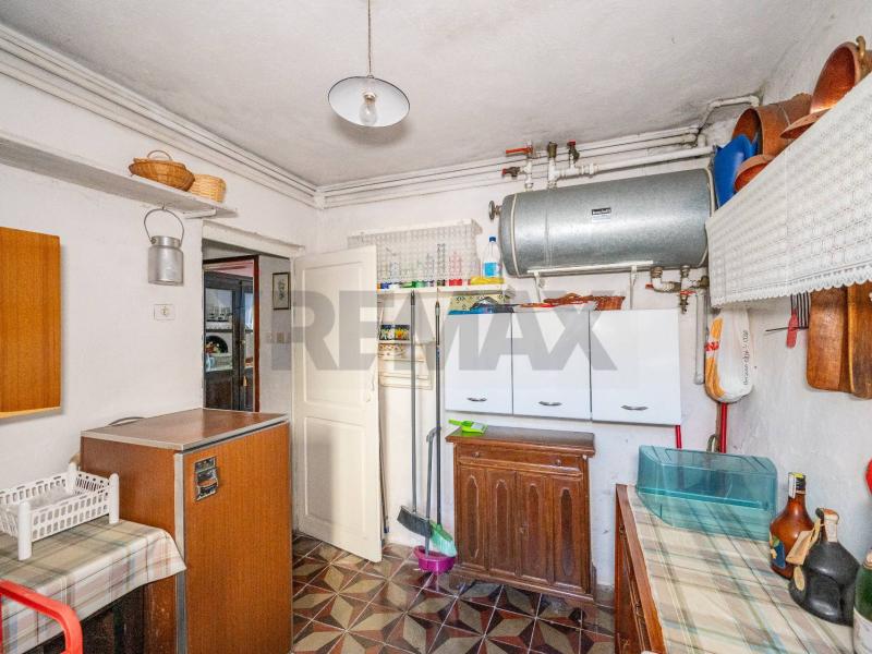 Foto semi_detached_house in Vendita a Corniglio