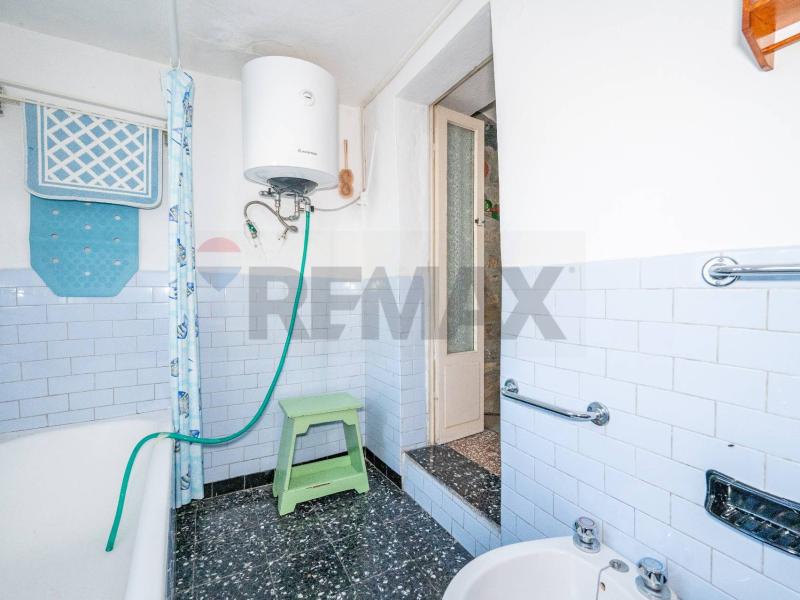 Foto semi_detached_house in Vendita a Corniglio