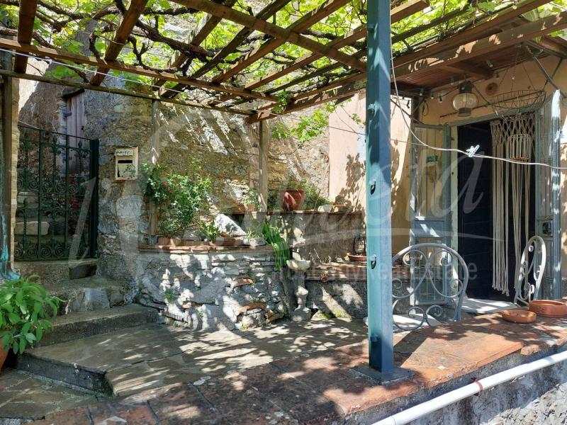 Foto semi_detached_house in Vendita a Pescaglia