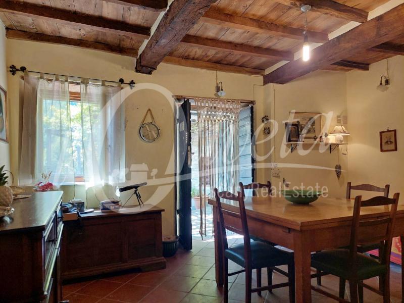 Foto semi_detached_house in Vendita a Pescaglia