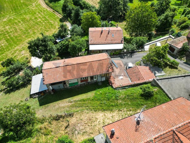 Foto semi_detached_house in Vendita a Tizzano Val Parma