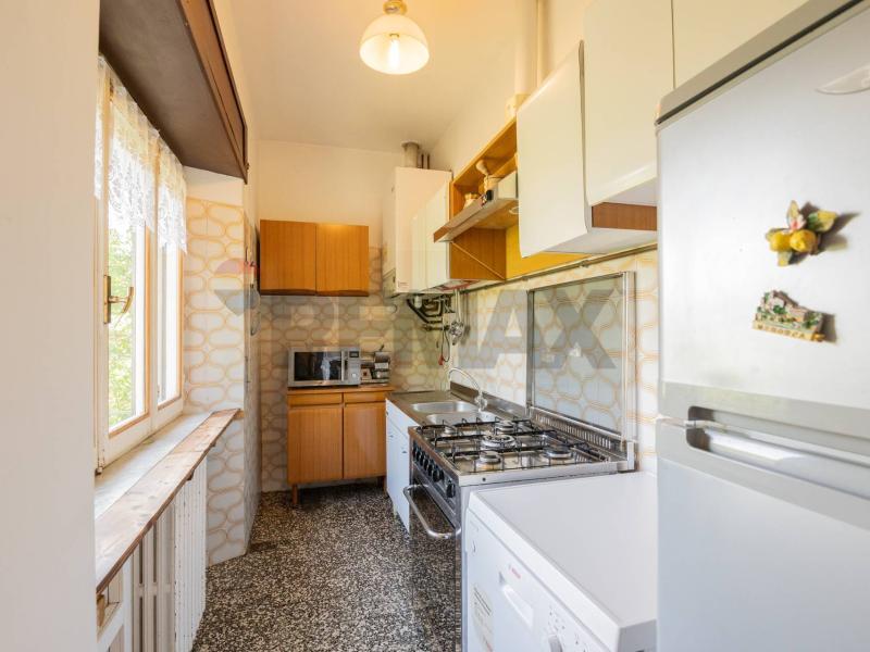 Foto semi_detached_house in Vendita a Tizzano Val Parma