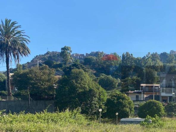 Foto terreno-residenziale in Vendita a Motta Camastra