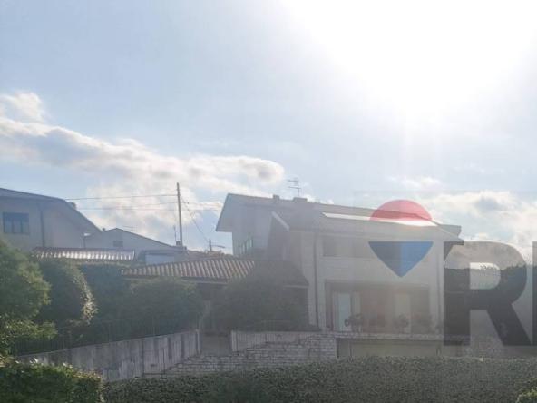 Foto terreno-residenziale in Vendita a Monte di Malo