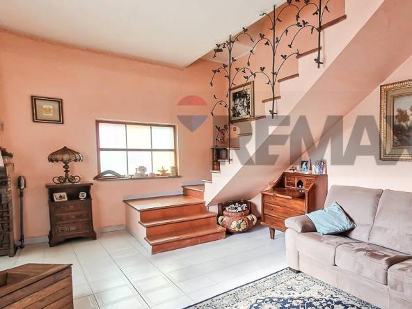 Foto casa-indipendente in Vendita a San Benedetto dei Marsi