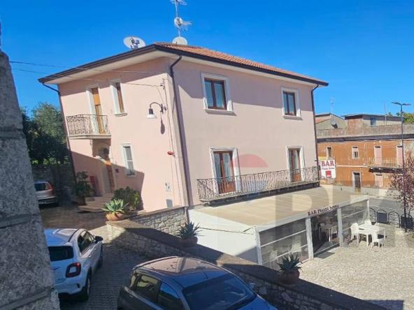 Foto semi_detached_house in Vendita a Campolattaro