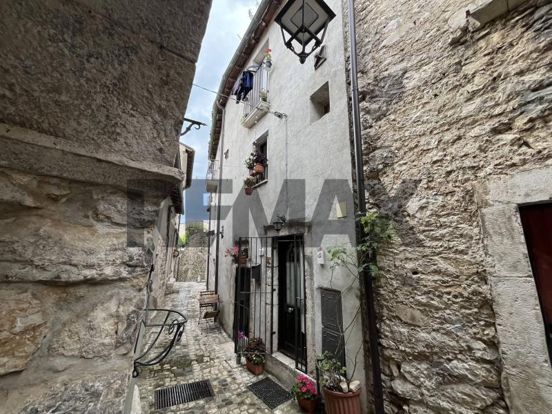Foto casa-indipendente in Vendita a Barrea