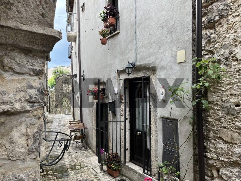 Foto casa-indipendente in Vendita a Barrea