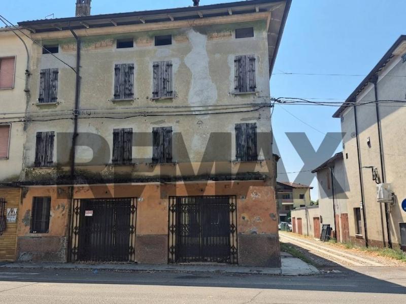 Foto semi_detached_house in Vendita a Gattatico