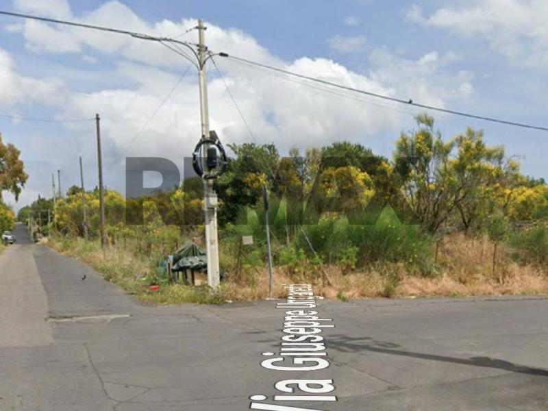 Foto terreno-residenziale in Vendita a Mascalucia