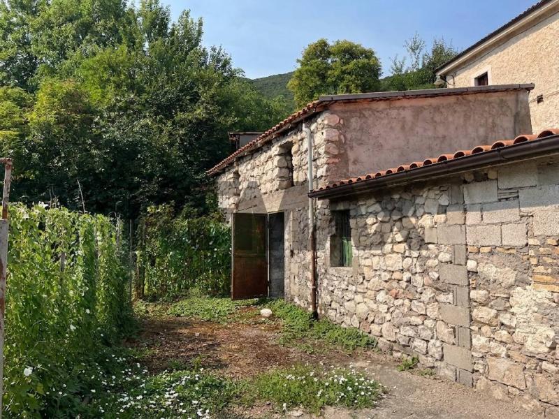 Foto rustico-casale-corte in Vendita a Civitella Alfedena