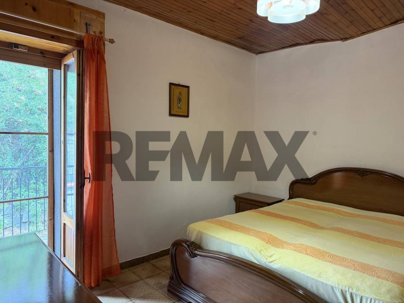 Foto semi_detached_house in Vendita a Scontrone