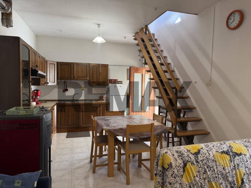 Foto semi_detached_house in Vendita a Scontrone