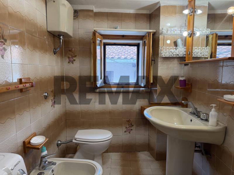 Foto semi_detached_house in Vendita a Scontrone