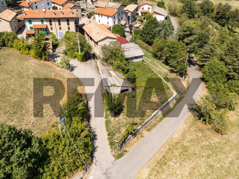 Foto terreno-residenziale in Vendita a Neviano degli Arduini
