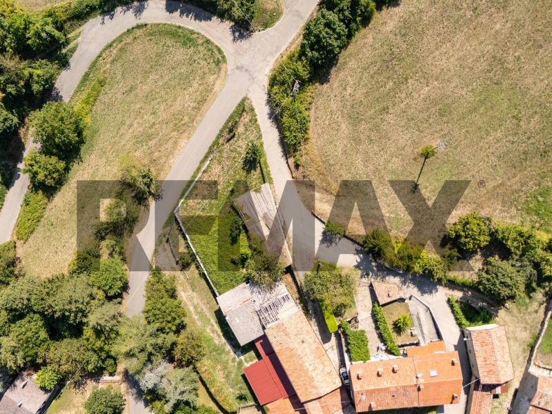 Foto terreno-residenziale in Vendita a Neviano degli Arduini