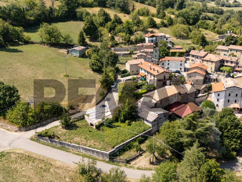 Foto terreno-residenziale in Vendita a Neviano degli Arduini