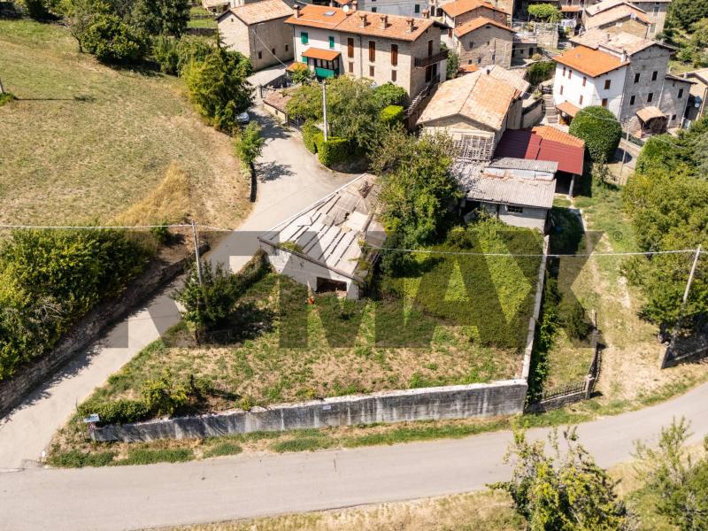 Foto terreno-residenziale in Vendita a Neviano degli Arduini