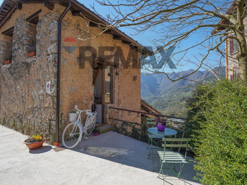 Foto semi_detached_house in Vendita a San Pellegrino Terme