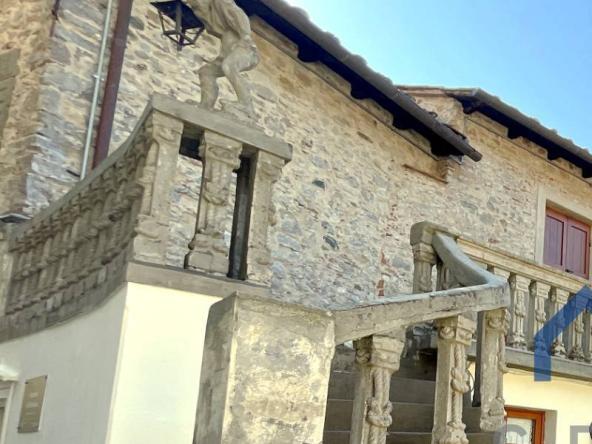 Foto semi_detached_house in Vendita a Pescaglia