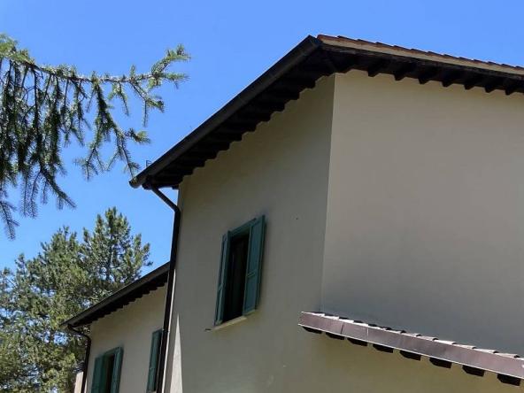 Foto rustico-casale-corte in Vendita a Preci