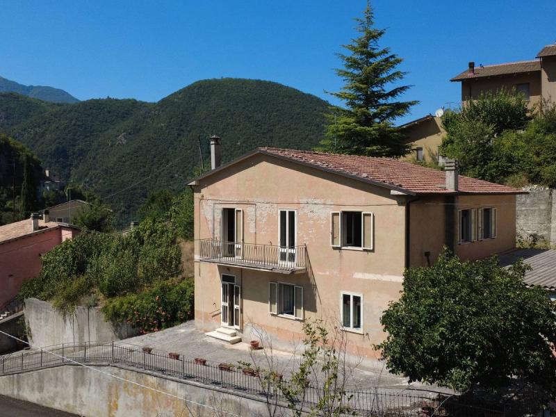 Foto casa-indipendente in Vendita a Cerreto di Spoleto