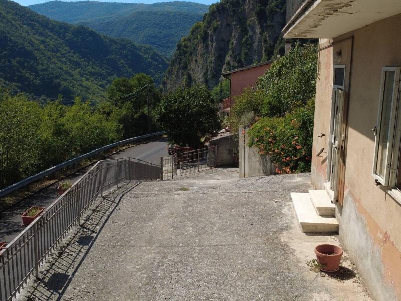 Foto casa-indipendente in Vendita a Cerreto di Spoleto