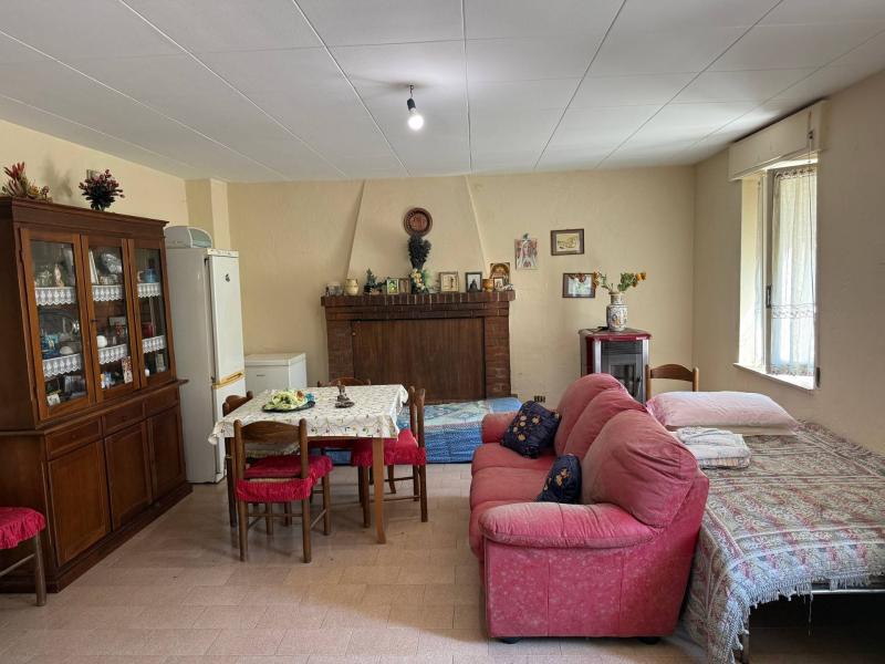 Foto casa-indipendente in Vendita a Cerreto di Spoleto