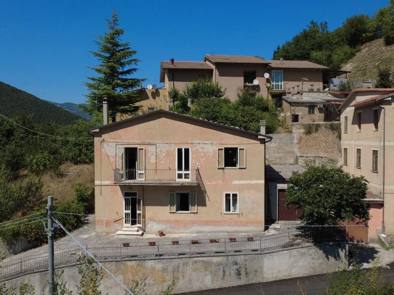 Foto casa-indipendente in Vendita a Cerreto di Spoleto