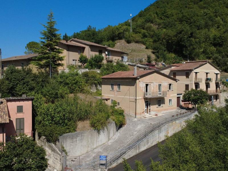 Foto casa-indipendente in Vendita a Cerreto di Spoleto