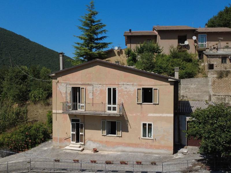 Foto casa-indipendente in Vendita a Cerreto di Spoleto