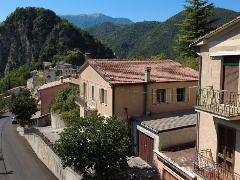 Foto casa-indipendente in Vendita a Cerreto di Spoleto