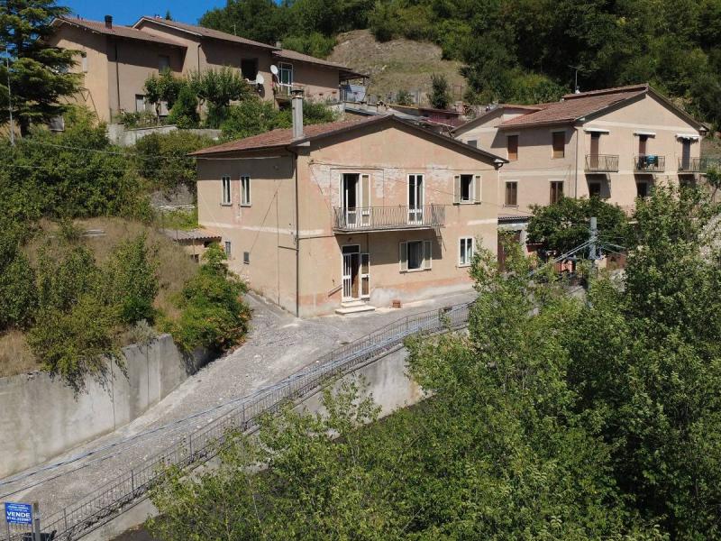 Foto casa-indipendente in Vendita a Cerreto di Spoleto