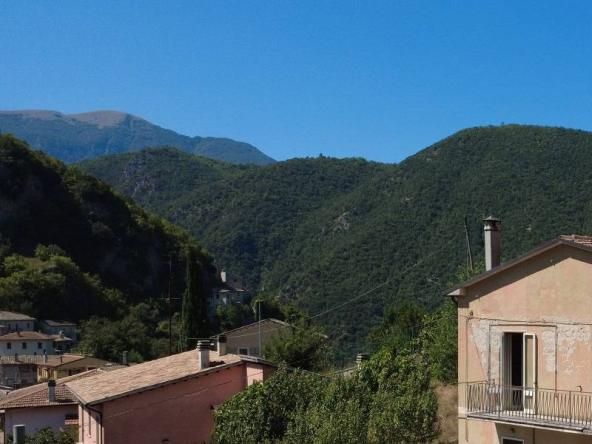 Foto casa-indipendente in Vendita a Cerreto di Spoleto